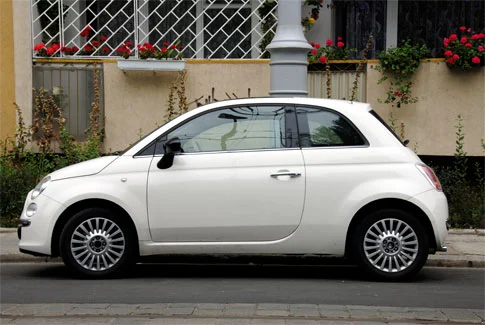 weißer Fiat 500 – Beispiel für Gebrauchtwagenankauf Wandlitz
